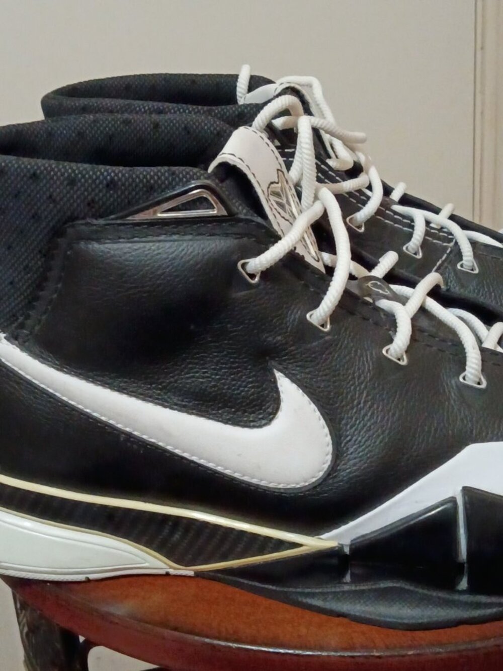 Vintage Nike Kobe 1 OG Sharpshooter Black White Size 10.5 313143-012 Men's 2006 - Picture 4 of 14